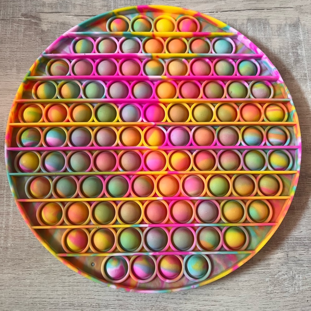 Rainbow tie die pop it